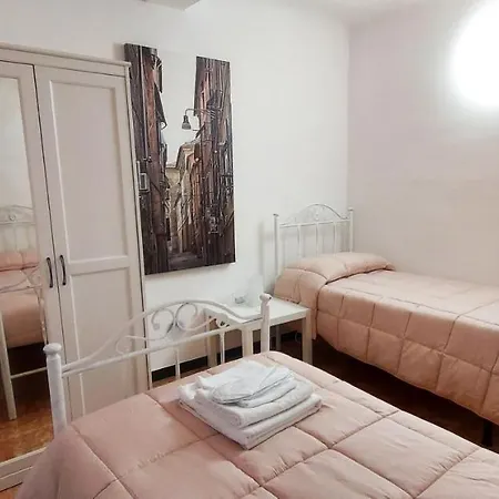 Le Di Elisa 4 * Genoa